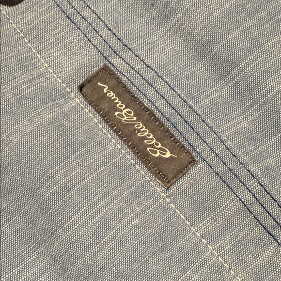 Eddie Bauer Men's Gray Casual Button-Down Shirt. - Picture 3 of 5